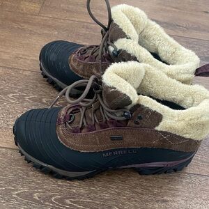 Merrell Women's Black and Brown Winter Boots